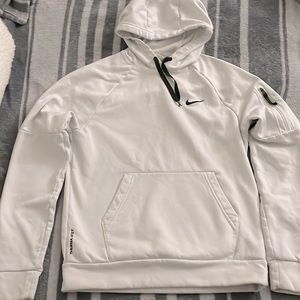 Nike Therma
Men's Therma-FIT Hooded Fitness Pullover